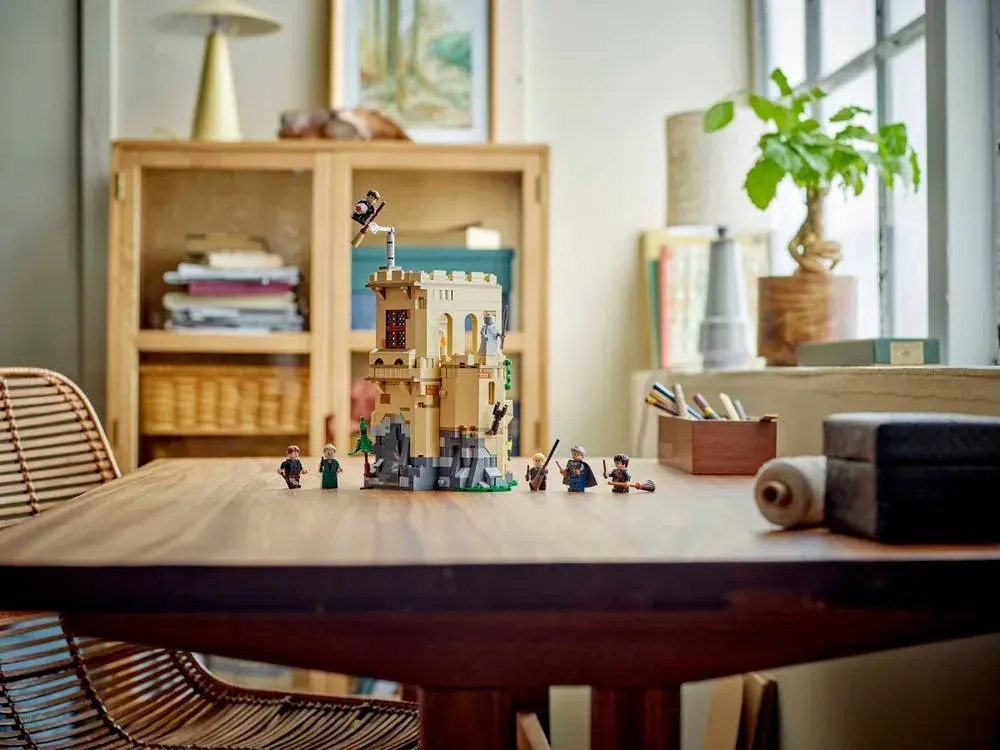 LEGO Harry Potter 76447 Hogwarts Castle: Flying Lessons details