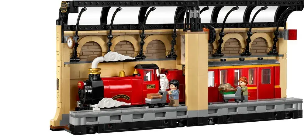 LEGO Harry Potter 76450 Book Nook: Hogwarts Express