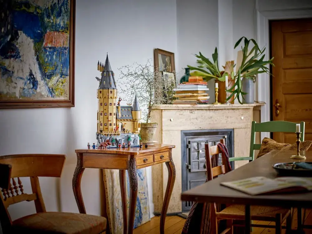 LEGO Harry Potter 76454 Hogwarts Castle: The Main Tower details