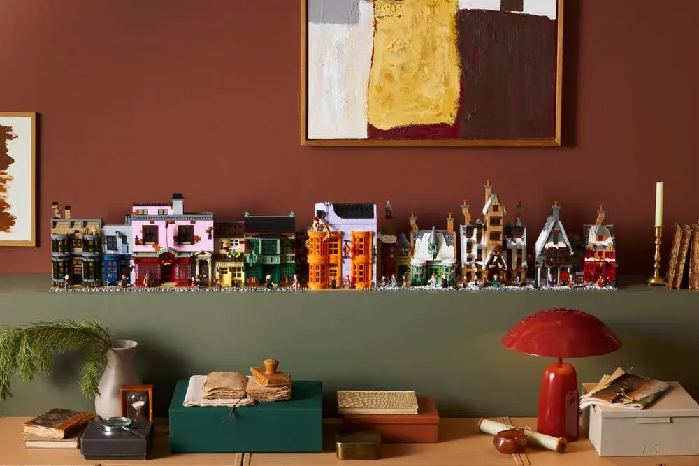 LEGO Harry Potter 76457 Hogsmeade Village – Collectors' Edition details