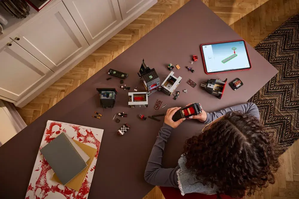 LEGO Wednesday 76786 Morticia's Cottage details