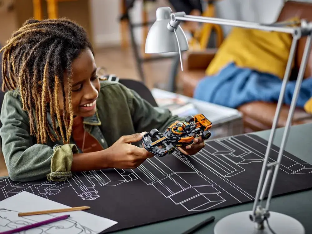 LEGO Speed Champions 76919 2023 McLaren Formula 1 Race Car details