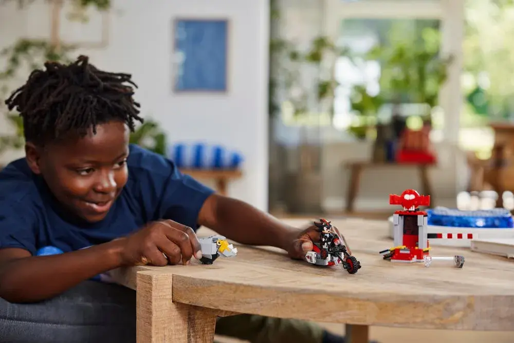 LEGO Sonic the Hedgehog 76995 Shadow the Hedgehog Escape details